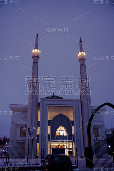 清真寺在晚上