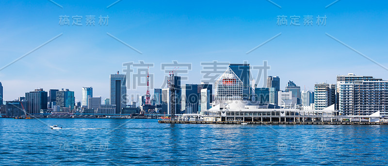 蓝天下的东京湾景观