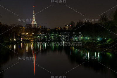 都灵城日落时的全景