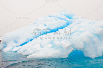 蓝色冰山