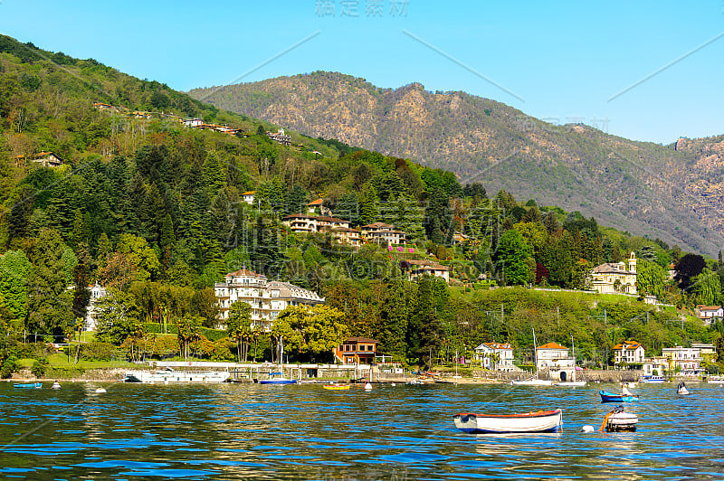 意大利皮埃蒙特湖(Lago Maggiore)海岸