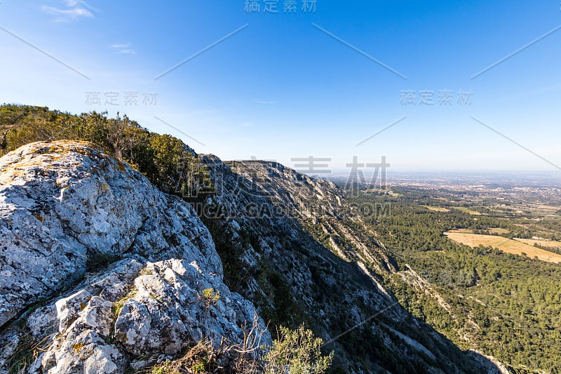 阿尔卑斯地区自然公园(法国)的科梅高原景观