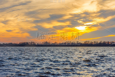 夕阳下的帕姆利科河