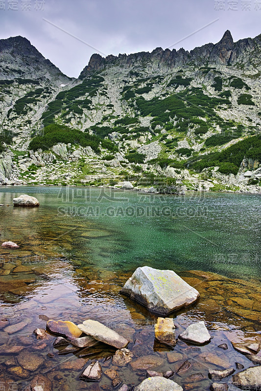 令人惊叹的萨莫德夫斯基湖全景，皮林山