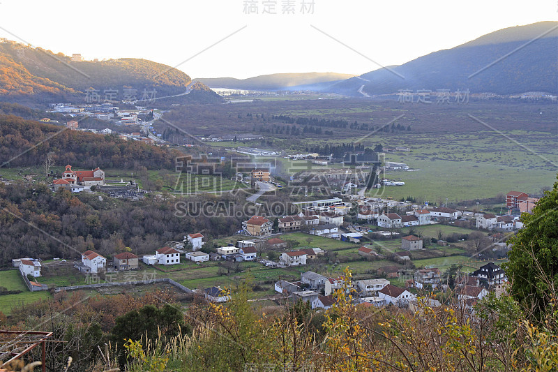 离布瓦市不远的普里耶沃村