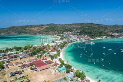 皮皮岛鸟瞰图，这些岛屿是泰国甲米省的一部分。