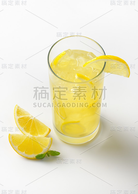 新鲜的柠檬汁