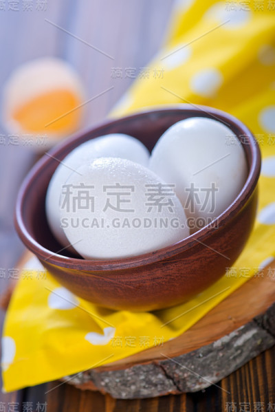 生鸡蛋