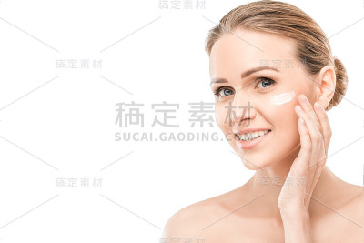 成熟女人的美容保健孤立上白