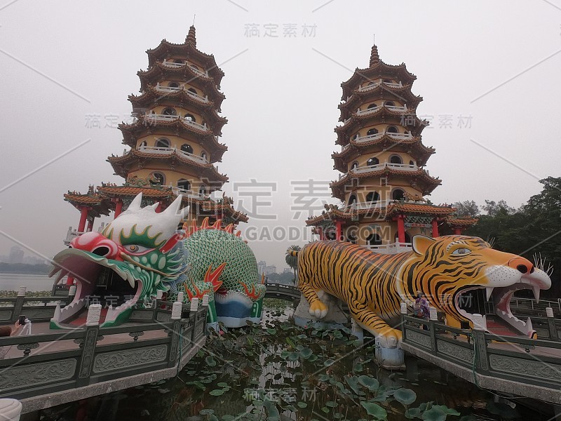 台湾高雄的龙虎塔