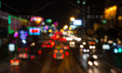 软焦点交通灯和曼谷城市