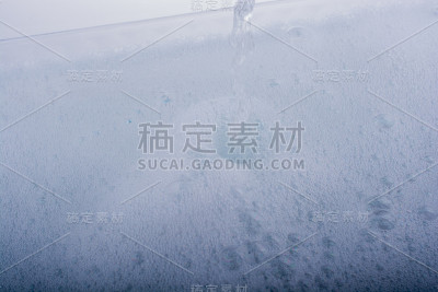 水和洗发水泡沫