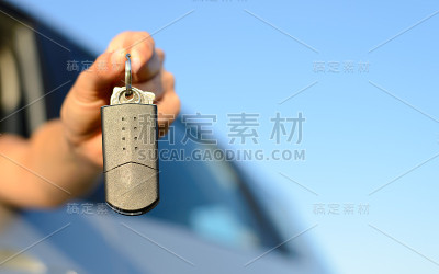 全新的车钥匙