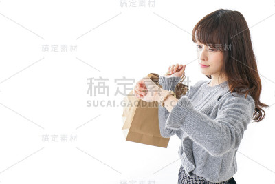 年轻女子购物形象