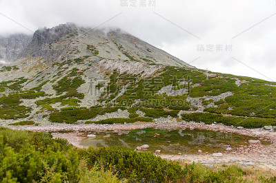 泰特拉山脉(Vysoke Tatry)是位于斯洛伐克和波兰边境的山脉