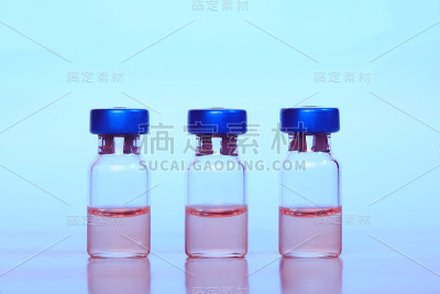 代表公共安全的医用针和疫苗瓶概念