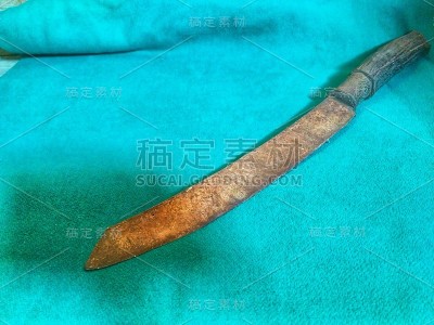 旧的弯刀