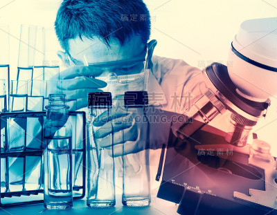 拥有设备和科学实验的科学家