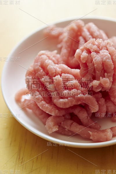 猪肉切碎