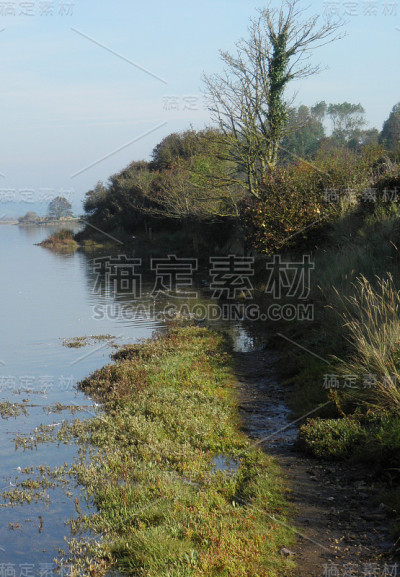 斧头的海岸线