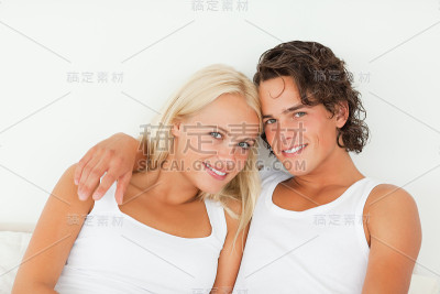 情侣摆姿势