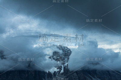 山,白云石山脉