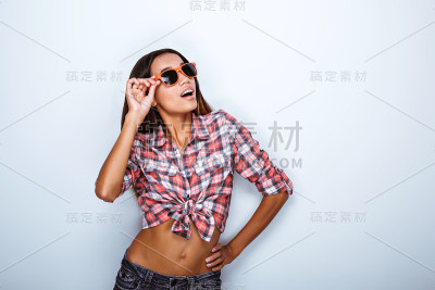 多民族时尚女孩的概念