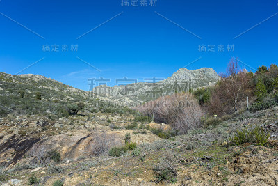 阿罗约河Peña Jardinera的观点