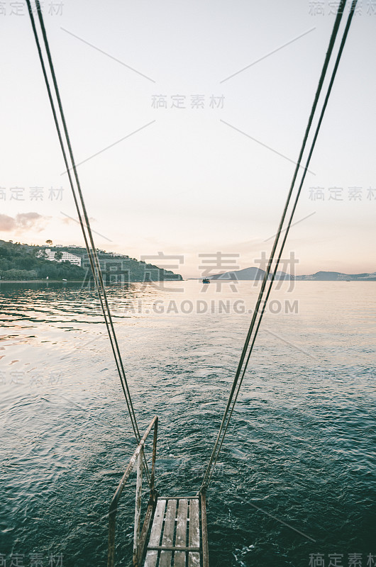大海和船