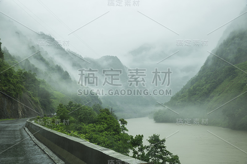 湿润怒江河谷