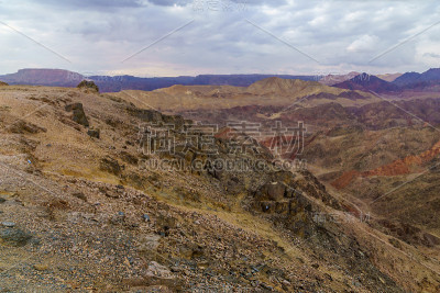 Tzfahot山的沙漠景观