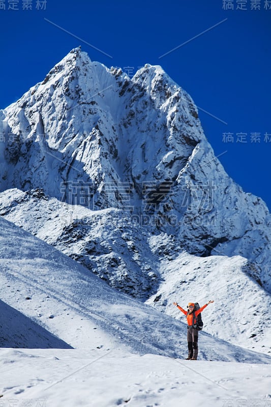 在喜马拉雅山的昆布瓦利徒步旅行