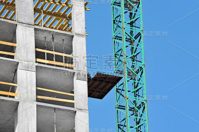 起重机及高层建筑工地