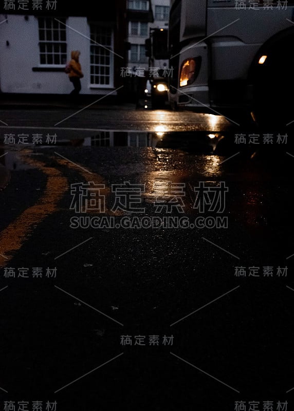 雨中漫步