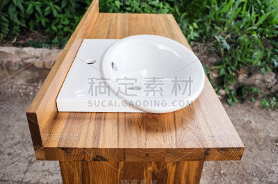 陶瓷水槽与橱柜柚木