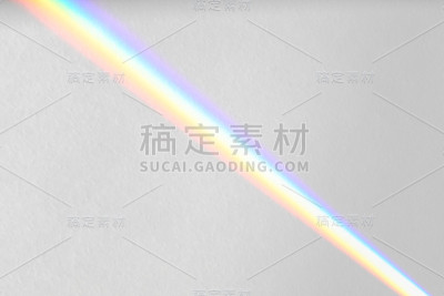 有机的投影在白色的墙上
