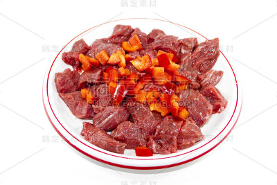 新鲜生牛肉片配辣椒丁
