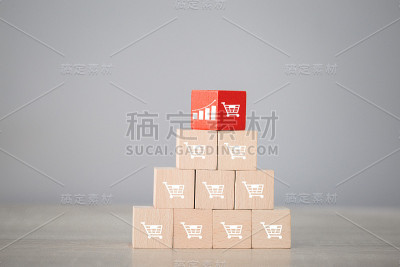 用图标图形和购物车符号向上排列翻转木块堆叠，