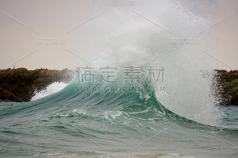 坎塔布里安海岸的海浪