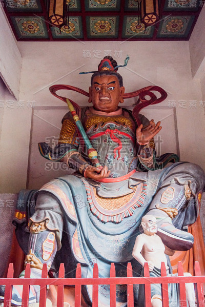 灵隐寺飞来峰的岩画。杭州最大的佛教寺庙之一