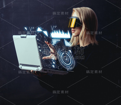 女黑客通过电脑破坏个人资料的保护