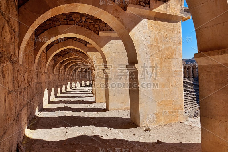 土耳其安塔利亚的古老圆形剧场Aspendos