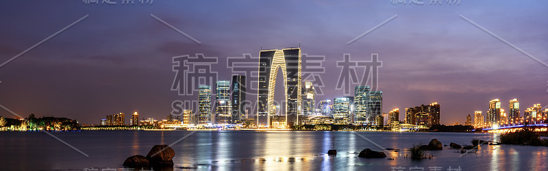 中国苏州现代城市建筑夜景