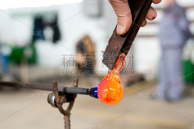 手工制作的融化的玻璃
