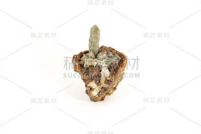 白色背景上美丽的半宝石