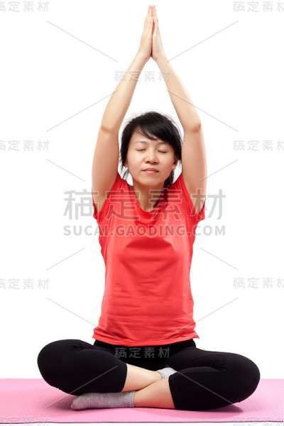 孤立地练习瑜伽的女人