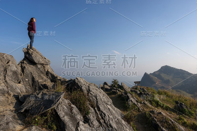 日落时分。