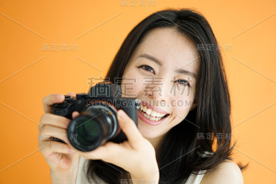 女子拍照
