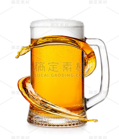 啤酒杯里的啤酒