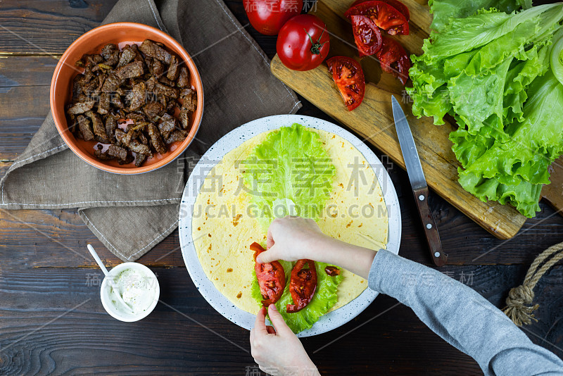 墨西哥卷饼的制作过程